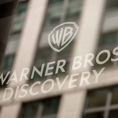 هوليوود توسع جبهة الاعتراض على اندماج Warner Bros وParamount