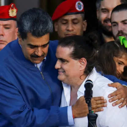 فنزويلا.. ترحيل أليكس صعب حليف مادورو إلى الولايات المتحدة