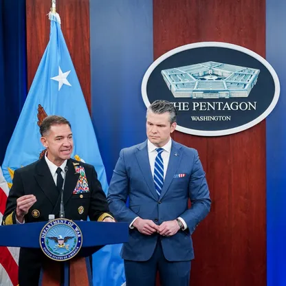 بعد الإطاحة بوزير البحرية.. أبرز قادة البنتاجون المقالين بإدارة ترمب