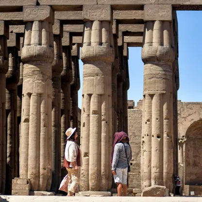 مصر.. تحقيق "عاجل" في مقطع فيديو لسائحة تشارك بترميم معبد الأقصر