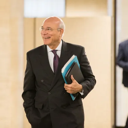 مصر.. السيسي يعين رمزي عز الدين رمزي مستشاراً سياسياً لمدة عام