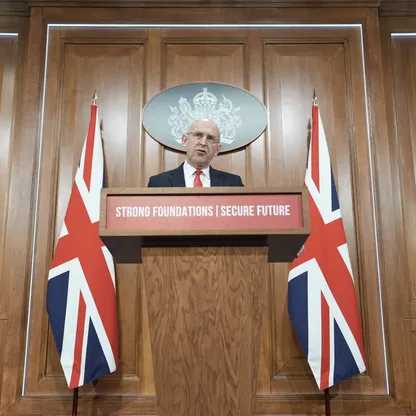 بعد رصد سفينة تجسس.. بريطانيا تحذّر روسيا: مستعدون للتعامل مع أي توغل