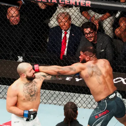 ترمب يتابع نزال UFC في ميامي بالتزامن مع إعلان فانس فشل الاتفاق مع إيران