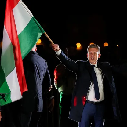 أنهى 16 عاماً من حكم أوربان في المجر.. ماذا نعرف عن بيتر ماجيار؟