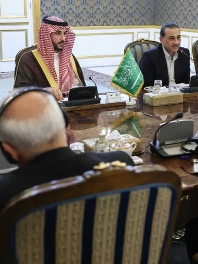 "تحالف مكة" في طهران لدعم الوساطة ومنع عودة التصعيد العسكري