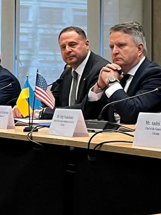 محادثات جنيف تبحث "إطاراً منقحاً" للسلام في أوكرانيا.. وأوروبا تشيد بـ"نجاح حاسم"