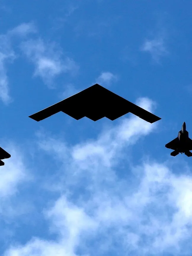 قاذفات ومقاتلات ومسيرات.. تشكيل سلاح الجو الأميركي في حرب إيران