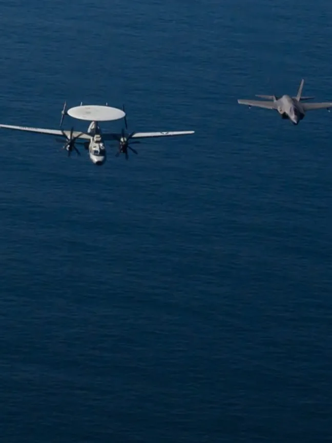 استعراض عسكري أميركي في بحر العرب.. وترمب: إيران تريد بشدة إبرام اتفاق