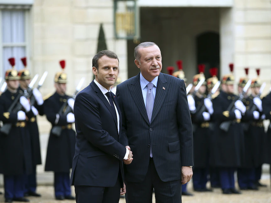 ماكرون يخشى تدخلاً تركياً في الانتخابات الفرنسية