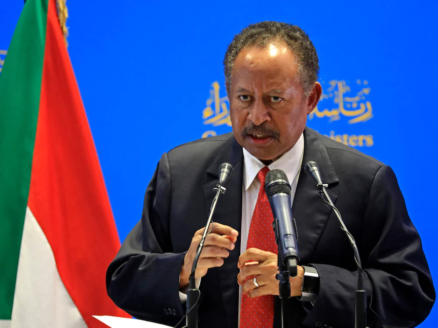 رئيس الوزراء السوداني عبد الله حمدوك خلال مؤتمر صحافي بالعاصمة الخرطوم- 15 أغسطس 2021 - AFP