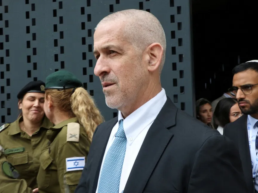 رونين بار، رئيس جهاز الأمن العام (الشاباك)، خلال حضوره مراسم إحياء ذكرى الجنود الذين سقطوا في حروب إسرائيل وضحايا الهجمات، في المقبرة العسكرية بجبل هرتزل في القدس، 13 مايو 2024 - REUTERS