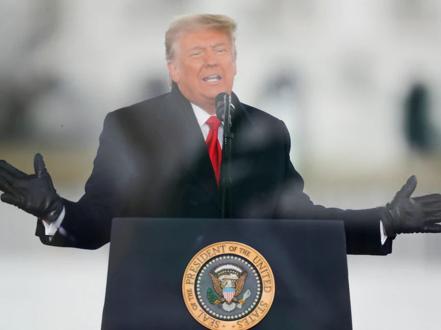 الرئيس الأميركي السابق دونالد ترمب في مؤتمر صحافي بالبيت الأبيض، واشنطن - REUTERS