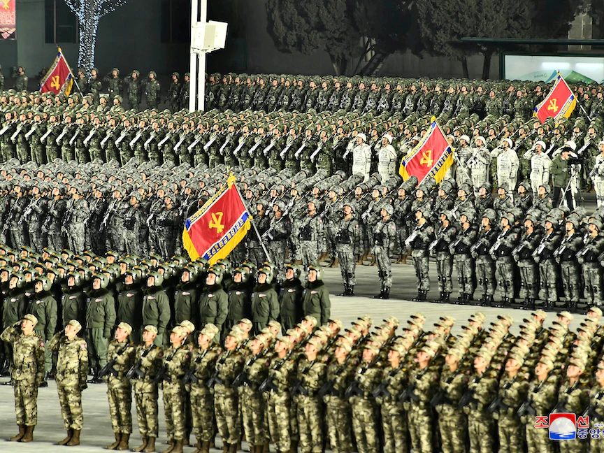 جنود من كوريا الشمالية خلال استعراض عسكري في العاصمة بيونج يانج- 30 أبريل 2021 - via REUTERS