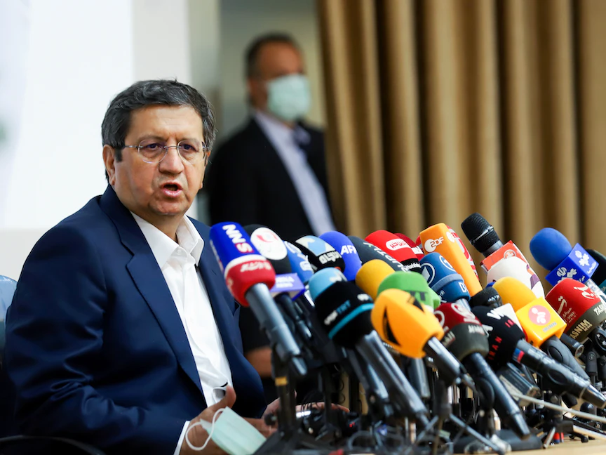 المرشح الرئاسي عبد الناصر همتي خلال مؤتمر صحافي في طهران - 15 يونيو 2021 - REUTERS