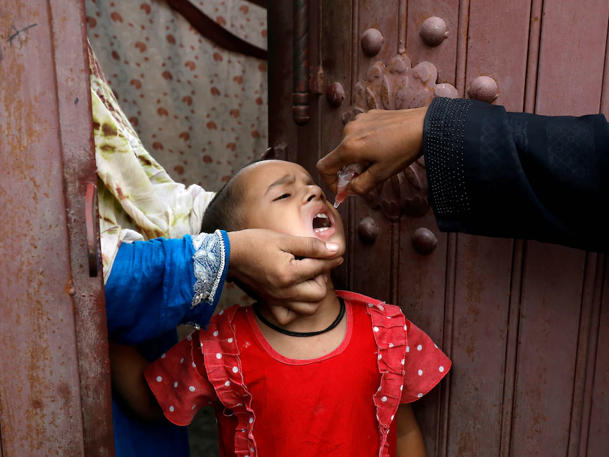 باكستان تسجل أول إصابة بشلل الأطفال منذ 15 شهراً