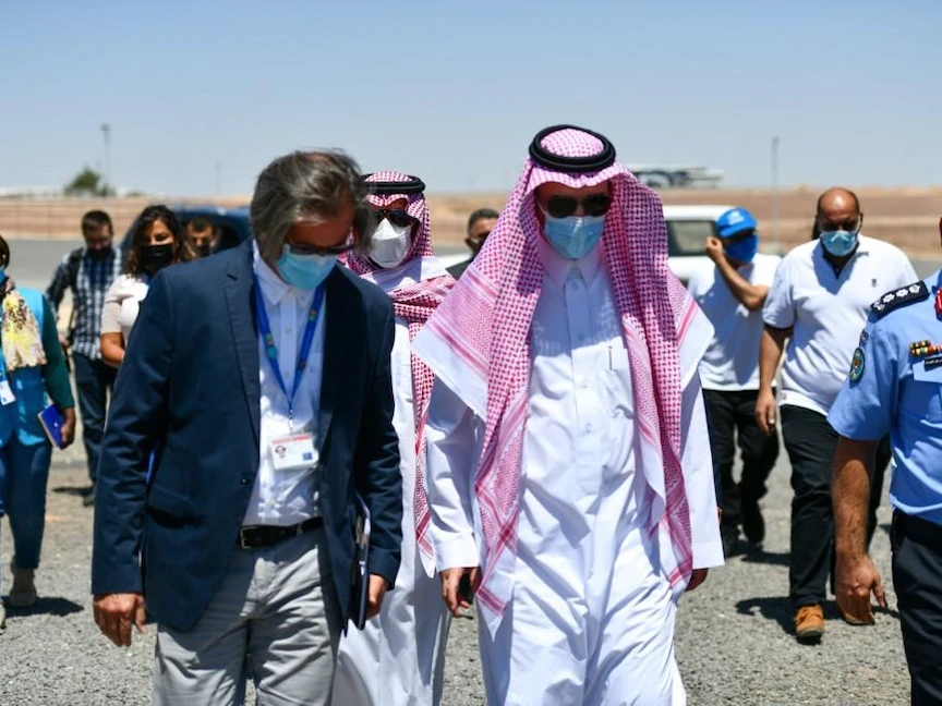 الرئيس التنفيذي للصندوق السعودي للتنمية سلطان بن عبدالرحمن المرشد، خلال تدشين مشروع تطوير شبكة الكهرباء في مخيم الأزرق للاجئين السوررين بالأردن، 7 يوليو 2021 - الشرق