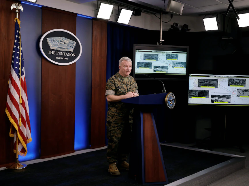الجنرال كينيث ماكينزي، قائد القيادة المركزية الأميركية في مؤتمر صحافي، 13 مارس 2020 - REUTERS