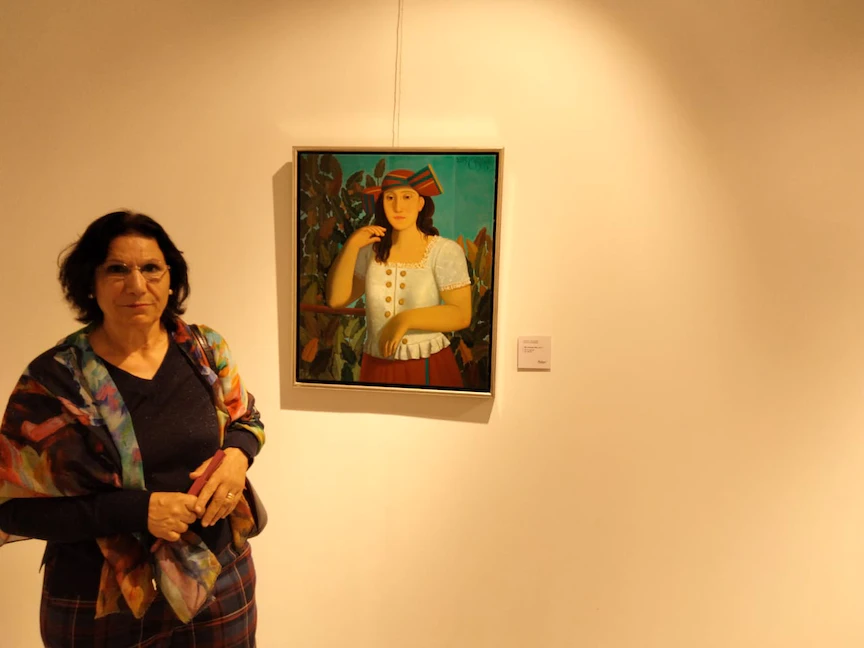 "محطات الغربة".. 18 لوحة تجسد حياة التشكيلية العراقية عفيفة لعيبي