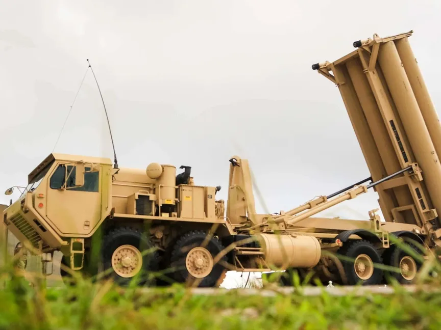 المنظومة الدفاعية الأميركية (ثاد) تابع للجيش الأميركي، في قاعدة أندرسن الجوية، جوام، 26 أكتوبر 2017 - REUTERS