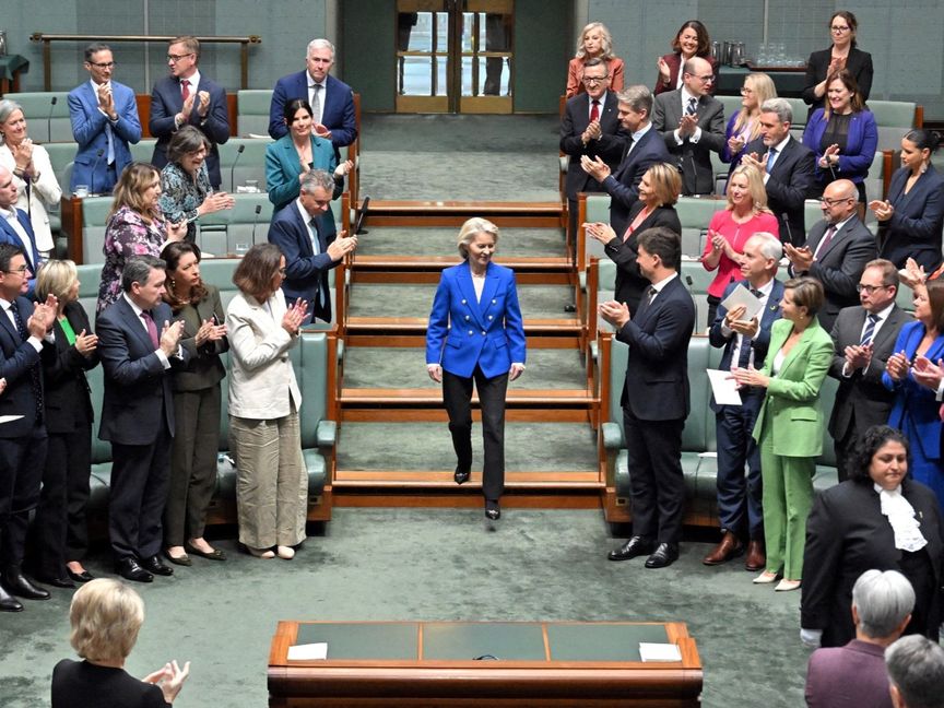 أوروبا تدعو أميركا وإيران للجلوس إلى طاولة المفاوضات فوراً لإنهاء إغلاق هرمز