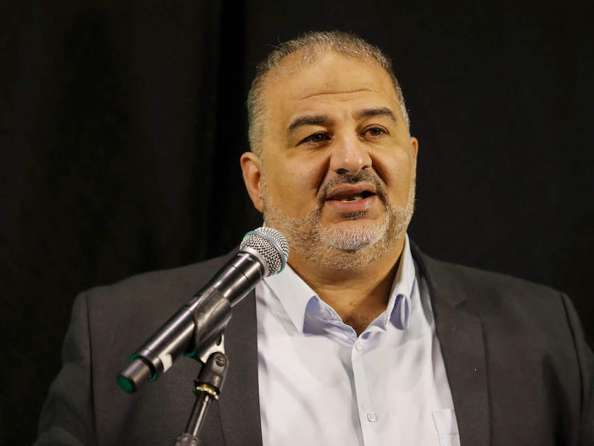 زعيم القائمة العربية الموحدة منصور عباس في مؤتمر صحافي - AFP