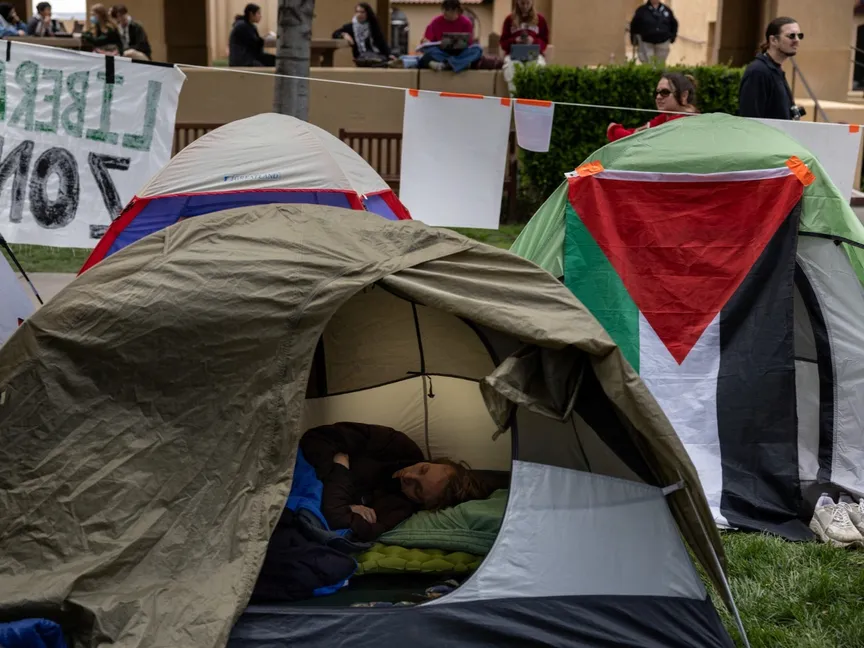 قاض يبطل محاكمة طلاب على خلفية احتجاجات مؤيدة للفلسطينيين بجامعة ستانفورد