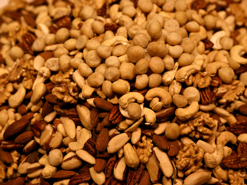 مكسرات معروضة في جناح بمعرض "الأسبوع الأخضر" الدولي للأغذية والمنتجات الزراعية في برلين. 20 يناير 2023 - AFP