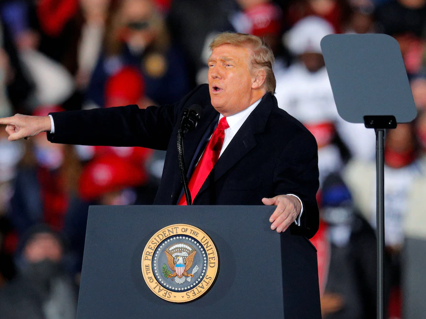 دونالد ترمب عشية انتخابات الإعادة لاتخاذ قرار بشأن مقعدي جورجيا في مجلس الشيوخ بولاية جورجيا في 4 يناير 2021. - REUTERS