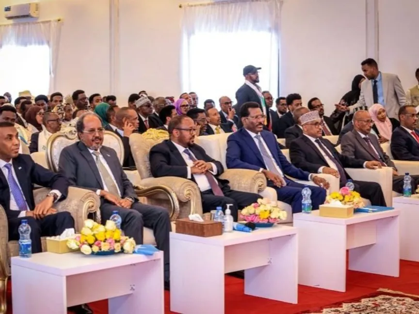 بحضور عربي.. الرئيس الصومالي يزور مدينة لاسعانود لأول مرة منذ 50 عاماً