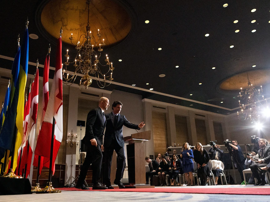 رئيس الوزراء الكندي جاستن ترودو خلال مؤتمر صحافي مع نظيره الأوكراني دينيس شميهال، تورنتو، كندا. 11 أبريل 2023 - REUTERS