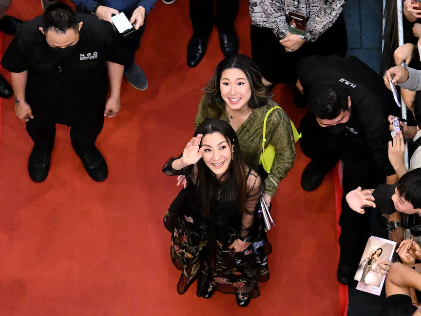 ميشيل يوه تحضّ النساء على التنوع والتمرد على القوالب الثابتة