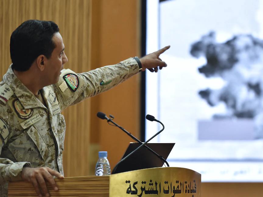 المتحدث باسم قوات التحالف العميد الركن تركي المالكي، خلال مؤتمر سابق، في العاصمة السعودية الرياض. 2019 - AFP