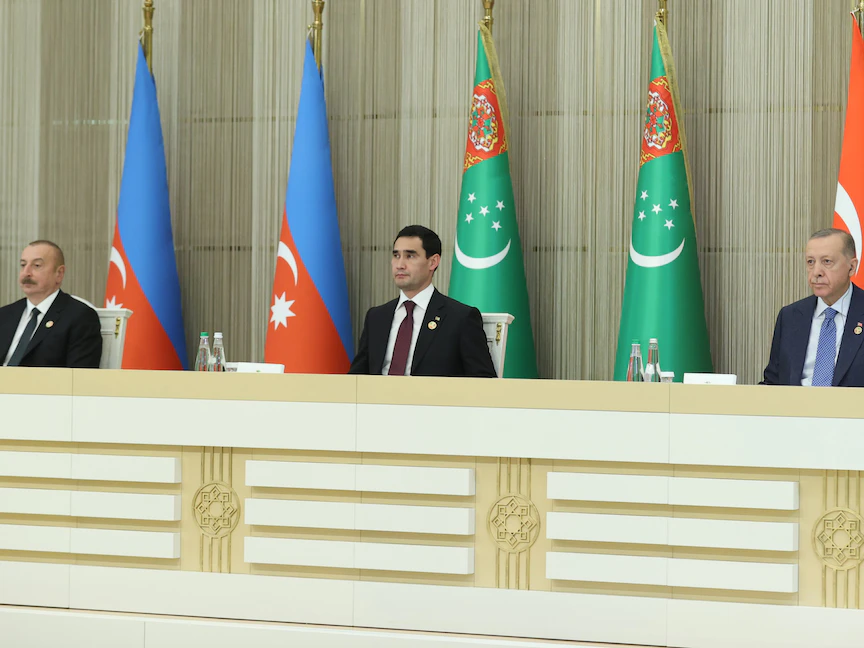 أردوغان يؤيد ربط تركمانستان بخط غاز يعبر تركيا وأذربيجان لتقليص الاعتماد على روسيا