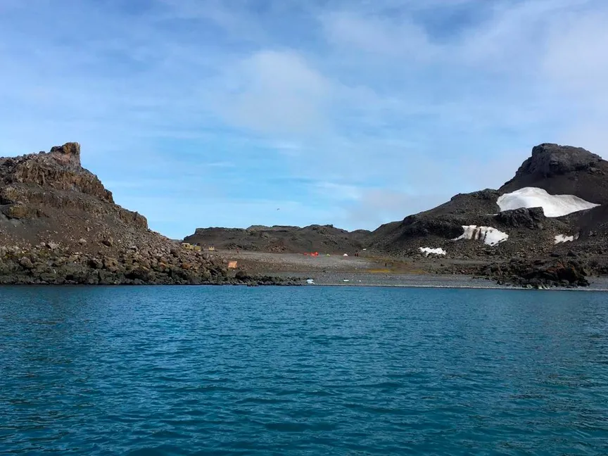 القارة القطبية الجنوبية بلا ثلج وسط الشتاء. 14 فبراير 2020 - AFP