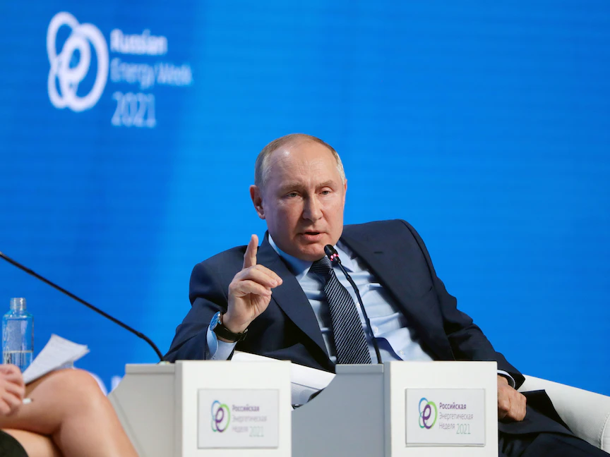 الرئيس الروسي فلاديمير بوتين خلال منتدى الطاقة في موسكو - 13 أكتوبر 2021 - via REUTERS