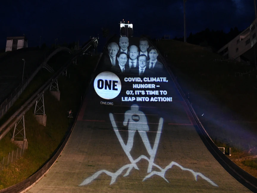 صورة لقادة مجموعة السبع على حلبة تزلج في جارمش بارتنكيرشن - ألمانيا- 25 يونيو 2022 - REUTERS