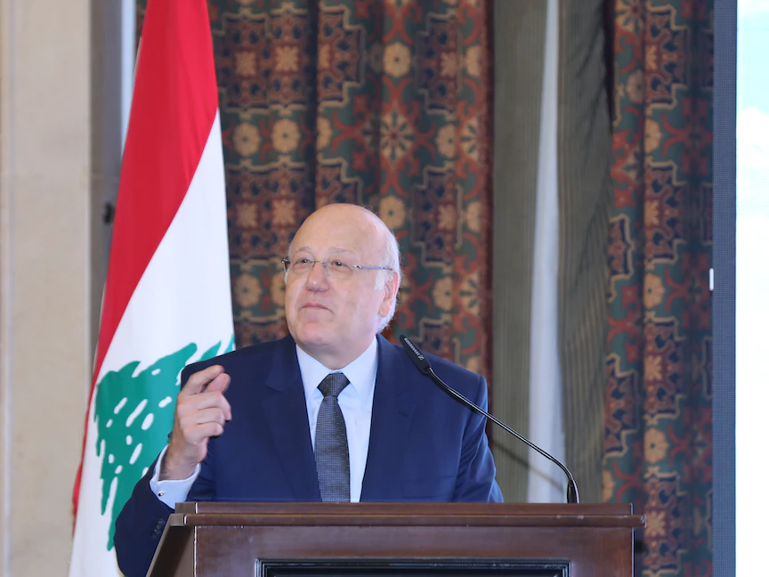 رئيس الوزراء اللبناني نجيب ميقاتي يلقي كلمة بالقصر الحكومي في بيروت، لبنان- 4 نوفمبر 2021 - REUTERS