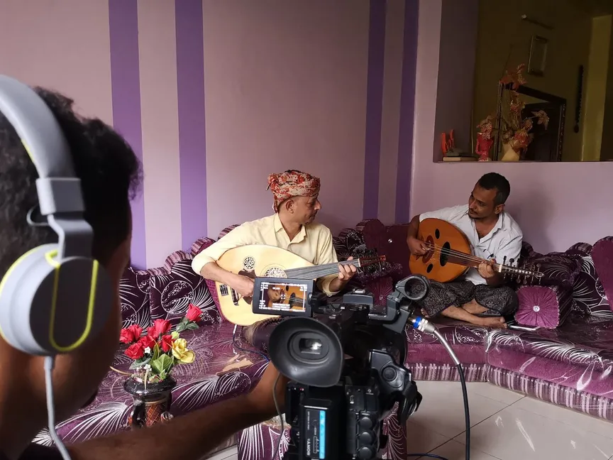 موسيقي يمني يستنهض الواقع الثقافي في عدن 