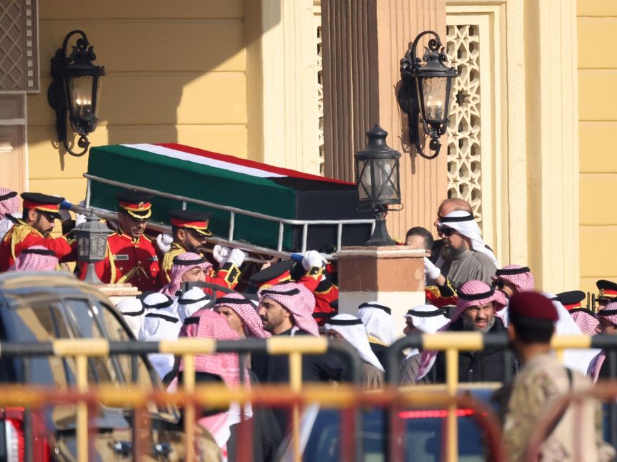 الكويت تودع أميرها الراحل الشيخ نواف الأحمد وتستقبل المعزين