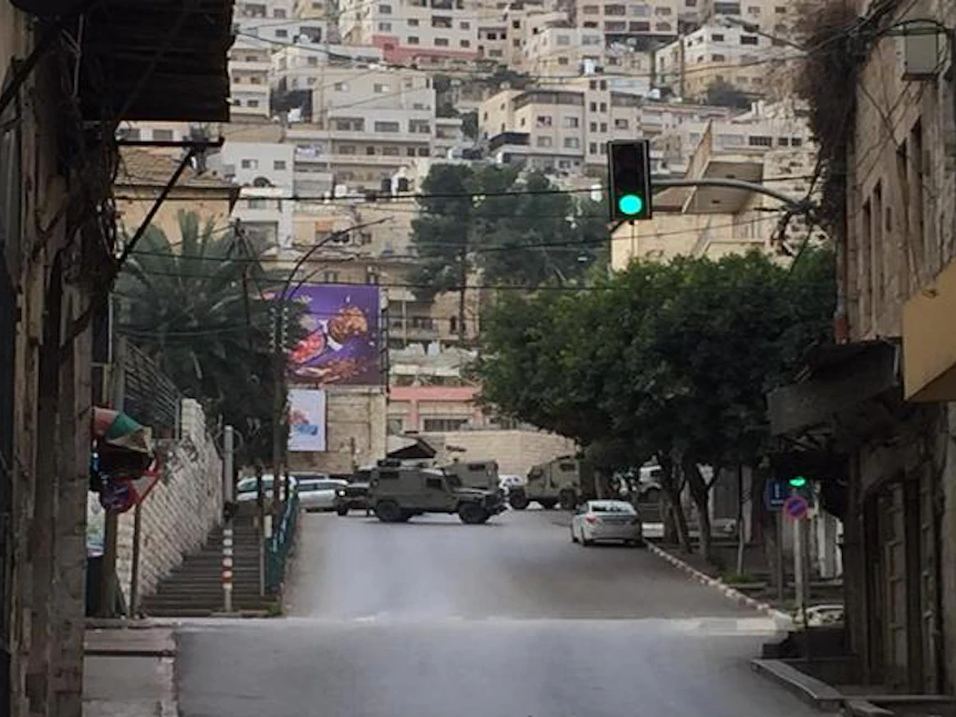 عربات تابعة لجيش الاحتلال الإسرائيلي في مدينة نابلس بالضفة الغربية المحتلة. 12 يناير 2023 - وفا