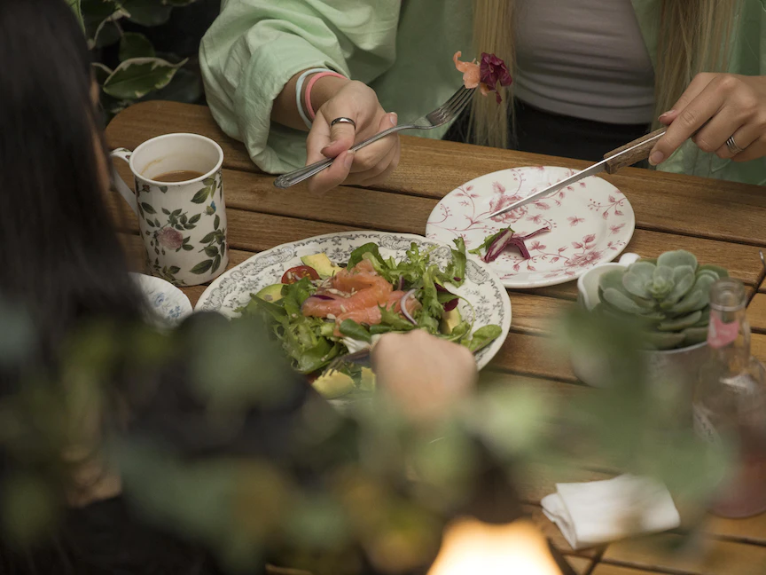 لا يستهدف الأكل الحدسي بالضرورة النحافة، إلا أن ممارسته باستمرار تؤدي بحسب الخبراء إلى انخفاض مؤشر كتلة الجسم - Bloomberg