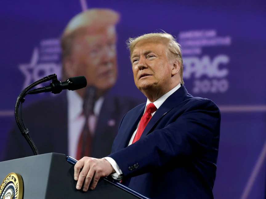 الرئيس الأميركي السابق دونالد ترمب يلقي كلمة أمام الاجتماع السنوي لمؤتمر العمل السياسي للمحافظين في ولاية ماريلاند - 29 فبراير 2020 - REUTERS