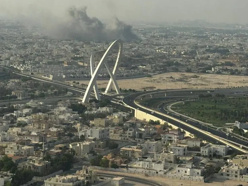 صورة متداولة لدخان يتصاعد من موقع انفجار في العاصمة القطرية الدوحة. 9 سبتمبر 2025