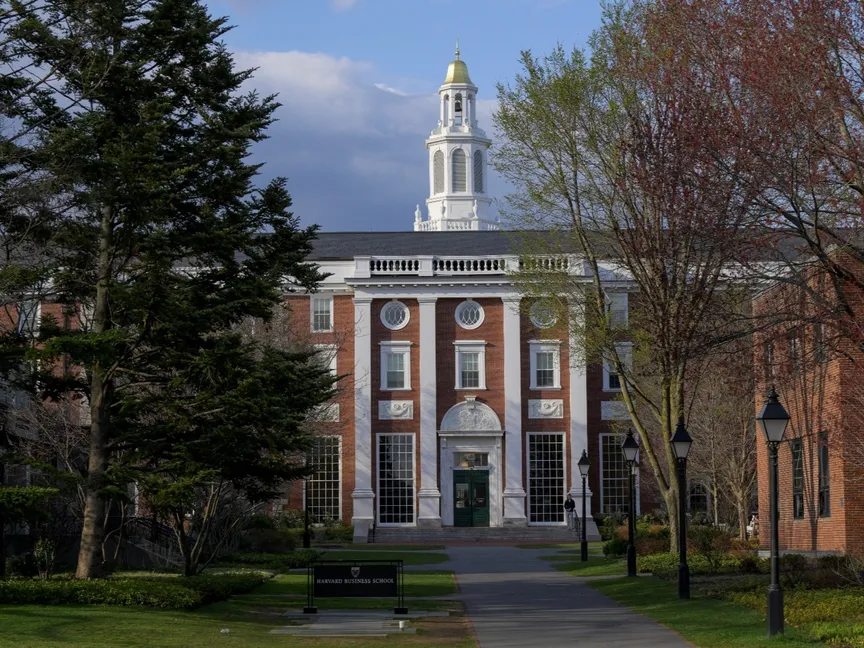 منظر عام لكلية بجامعة هارفارد، ولاية ماساتشوسيتس. 15 أبريل 2025 - REUTERS