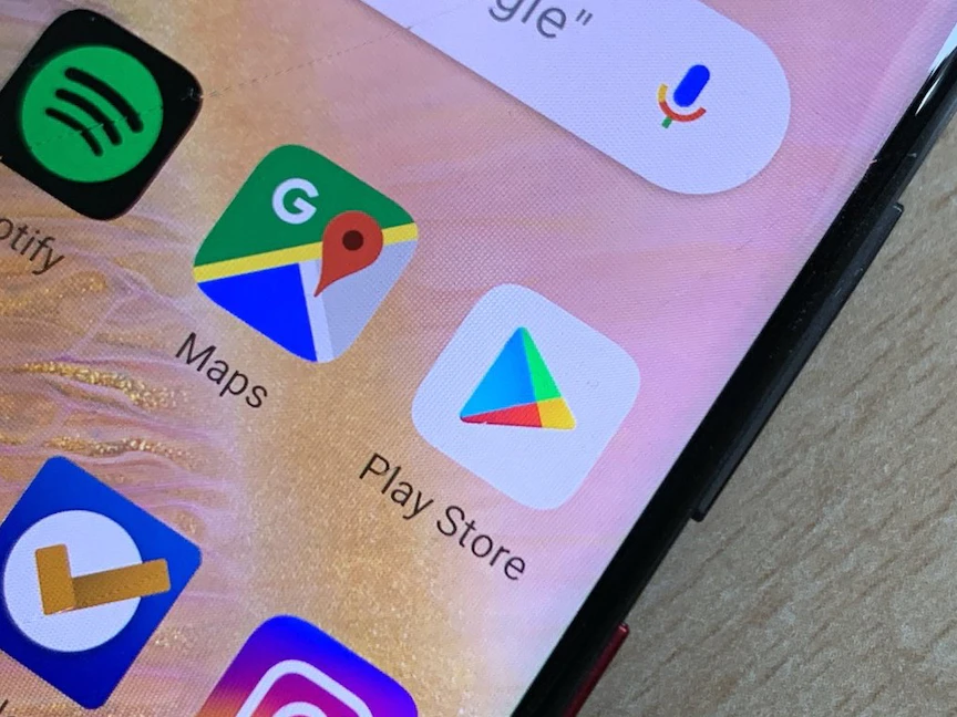 "المؤذن" يتجسس على الهواتف.. جوجل تحذف تطبيقات من متجر أندرويد 