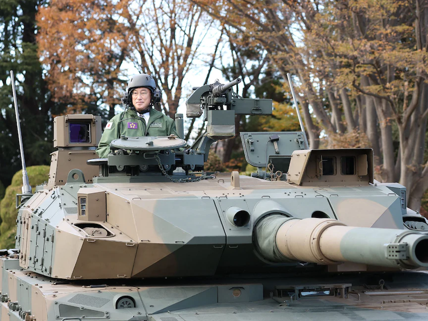 اليابان تعزز دفاعاتها لصد تهديدات الصين وكوريا الشمالية