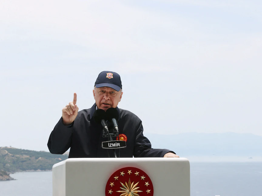 الرئيس التركي رجب طيب أردوغان يحضر فعاليات "يوم المراقب المميز" المقامة ضمن إطار مناورات "أفس 2022" بولاية أزمير - 9 يونيو 2022 - REUTERS