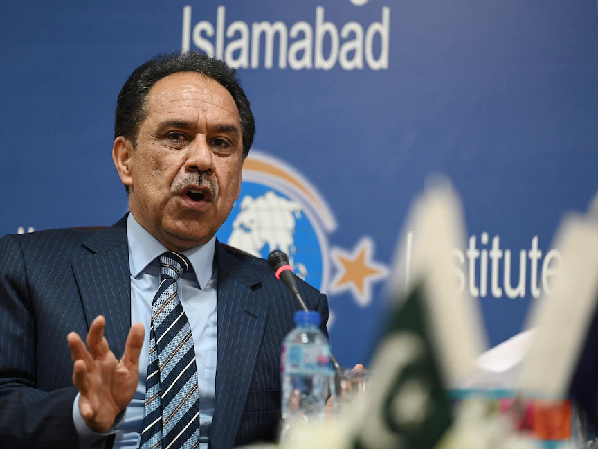 الدبلوماسي الأفغاني السابق أحمد والي مسعود شقيق الزعيم الأفغاني السابق أحمد شاه مسعود - AFP