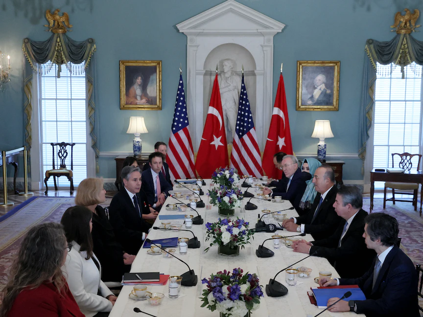 وزير الخارجية الأميركي أنتوني بلينكن ووزير الخارجية التركي مولود جاويش أوغلو خلال اجتماع في واشنطن. 18 يناير 2023 - REUTERS