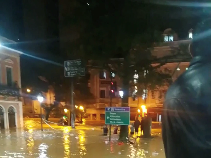 البرازيل.. 38 ضحية جرّاء فيضانات وانزلاقات تربة قرب ريو دي جانيرو